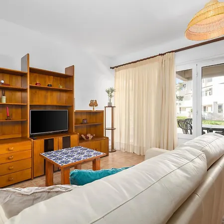 Bright 3bdr Vilamoura Retreat Flat By Lovelystay شقة