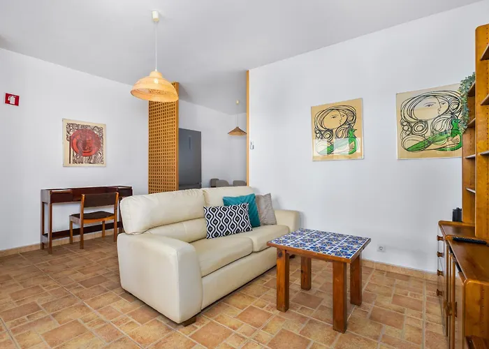 Bright 3bdr Vilamoura Retreat Flat By Lovelystay