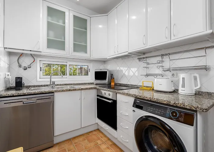 Bright 3bdr Vilamoura Retreat Flat By Lovelystay